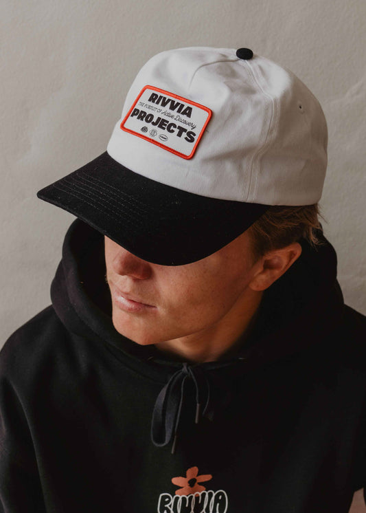 CLASSIC PURSUIT CAP : BLACK WHITE